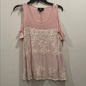 Iz anger Cold Shoulder Top